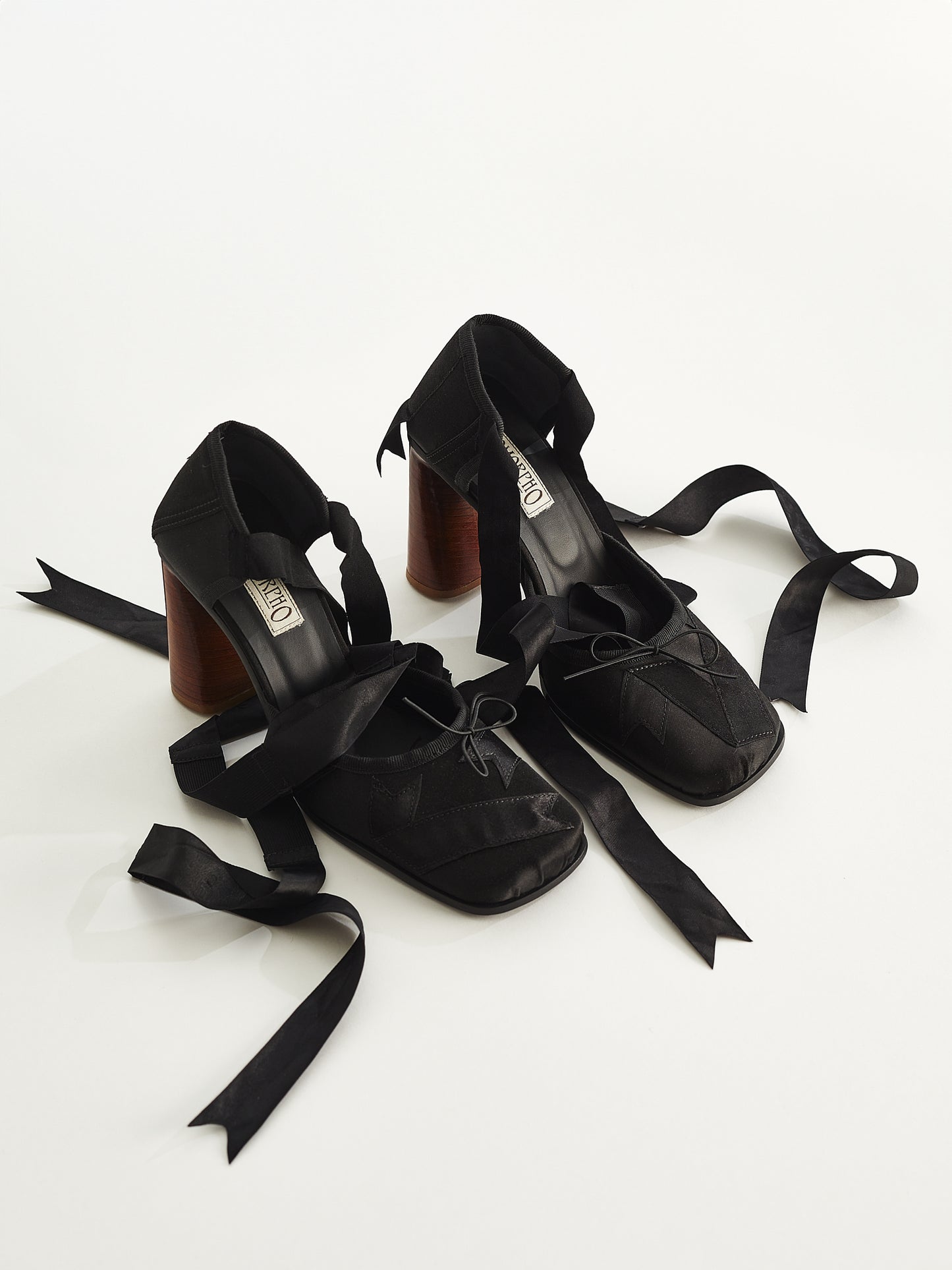 Black Pointe Pump