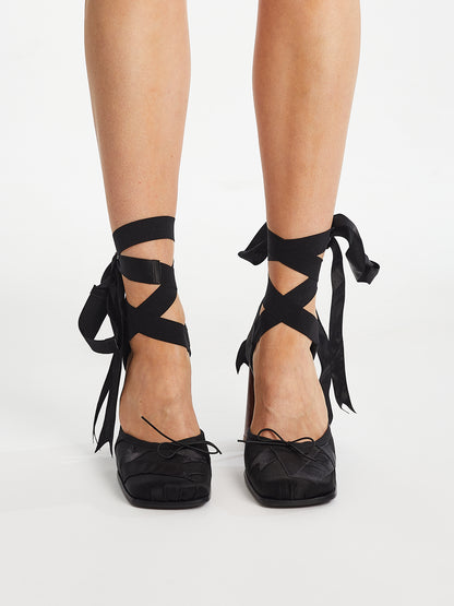 Black Pointe Pump