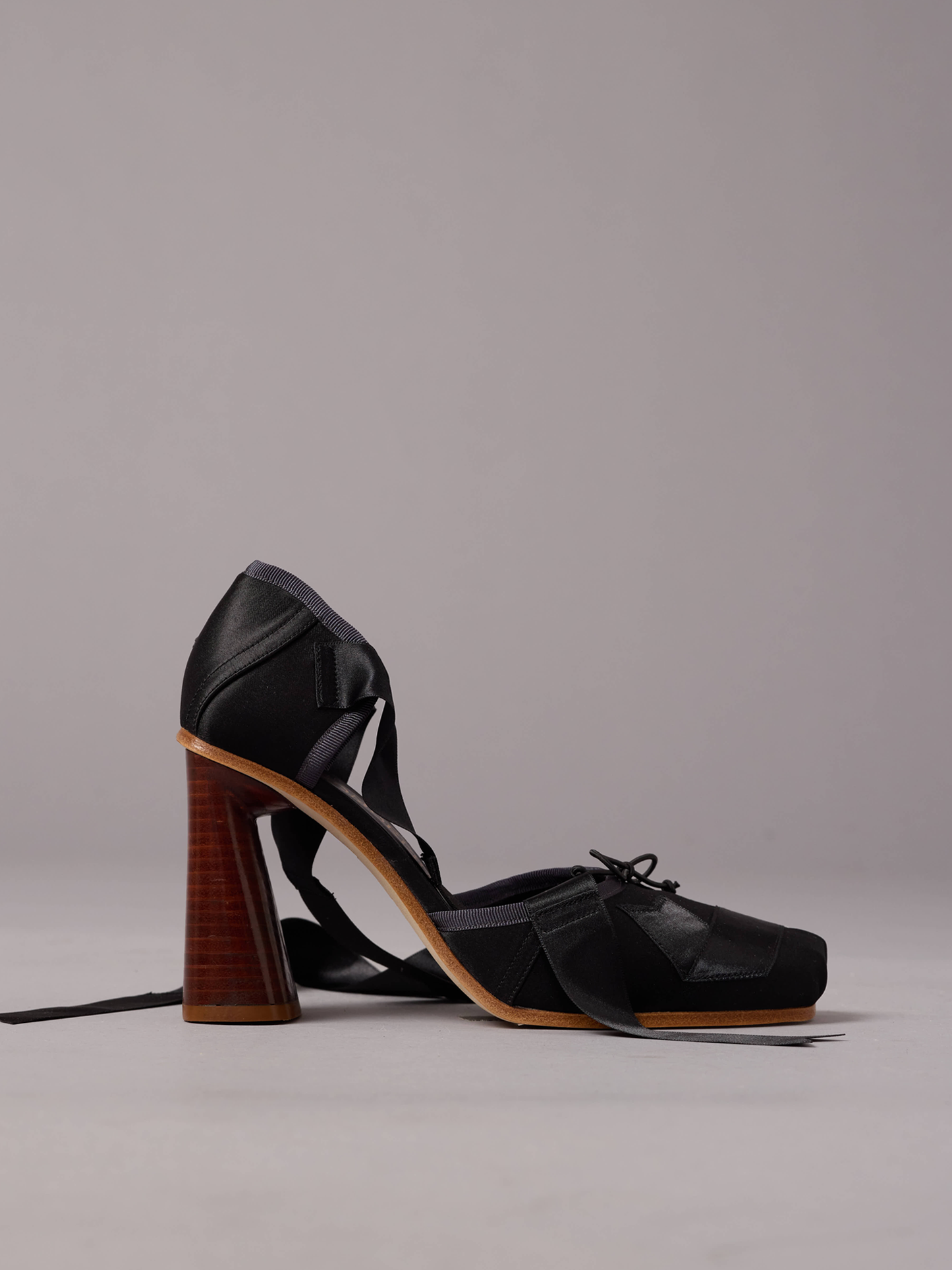 Black Pointe Pump