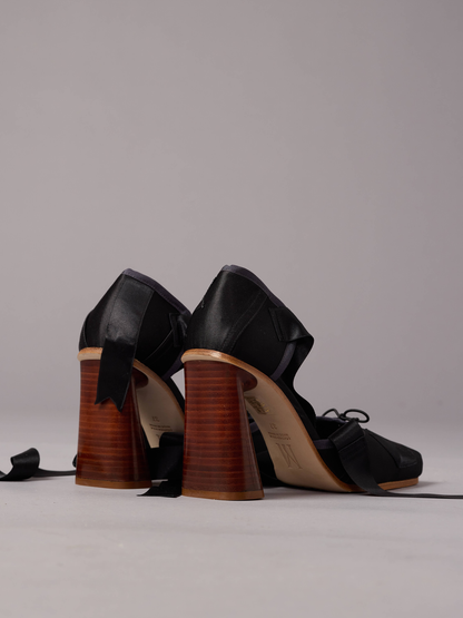 Black Pointe Pump