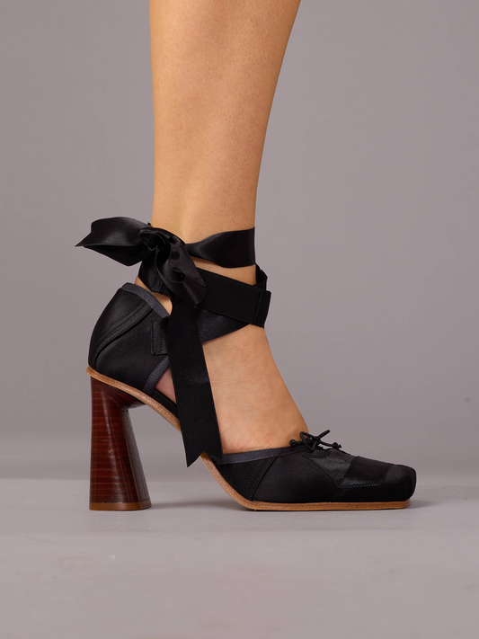 Black Pointe Pump