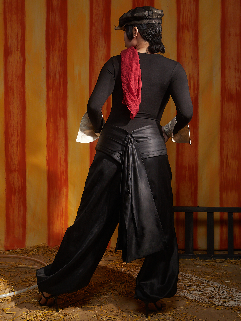 Glossy Ballon Trousers